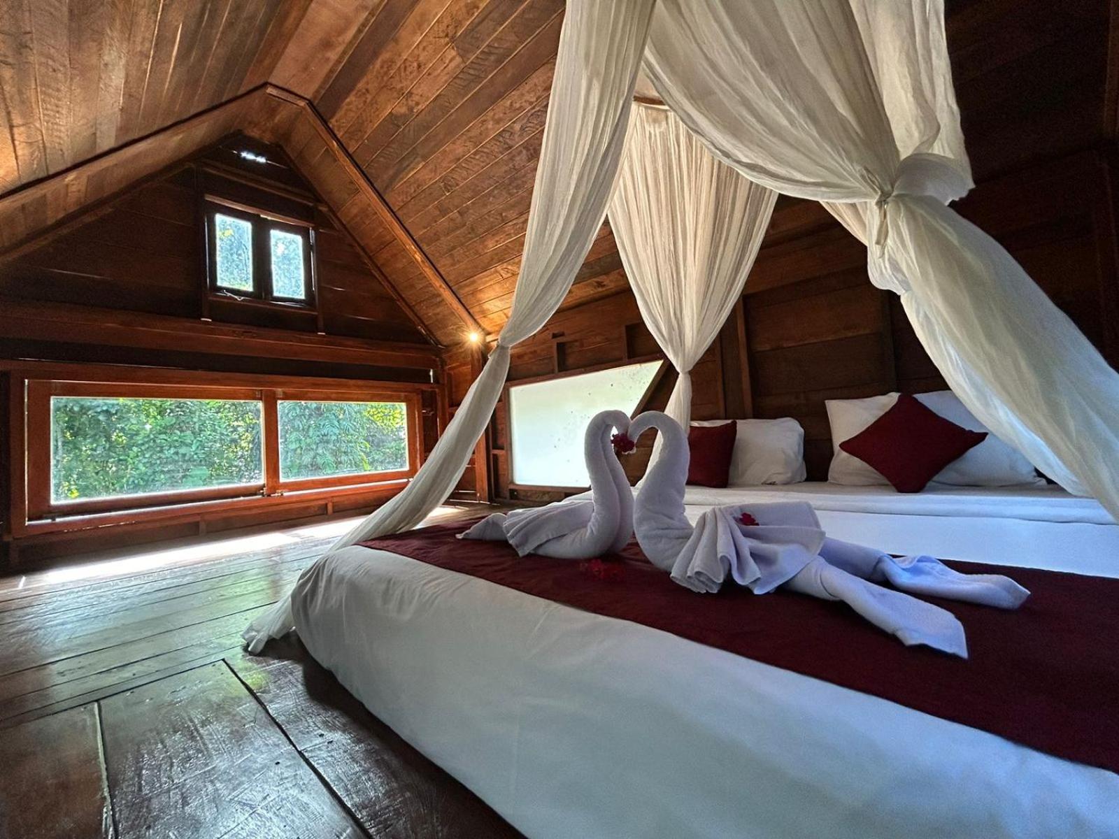 Tirta Padi Villa Ubud エクステリア 写真