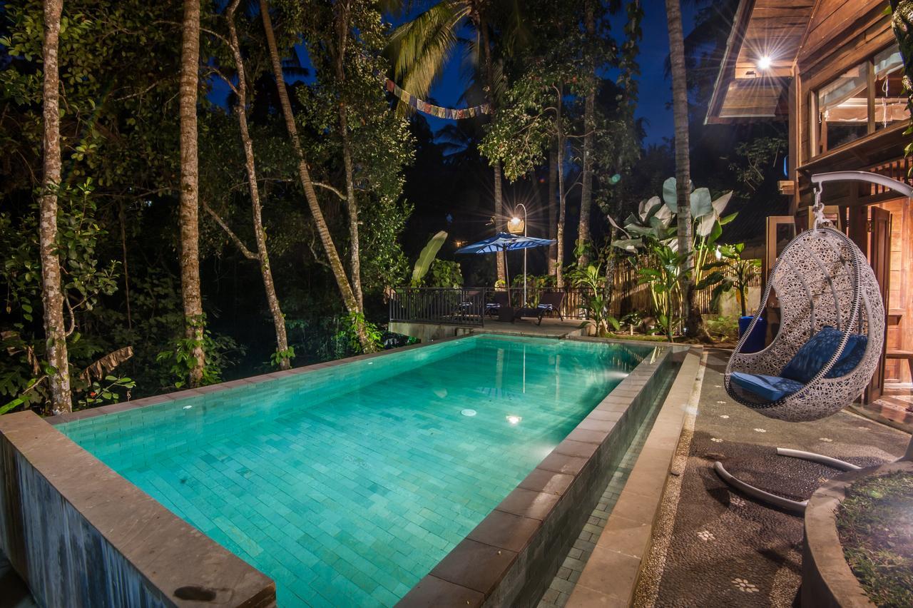 Tirta Padi Villa Ubud エクステリア 写真